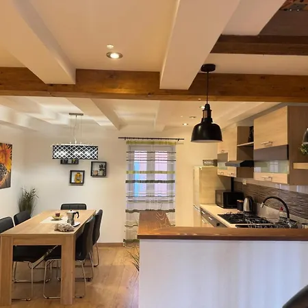 M&k Apartment