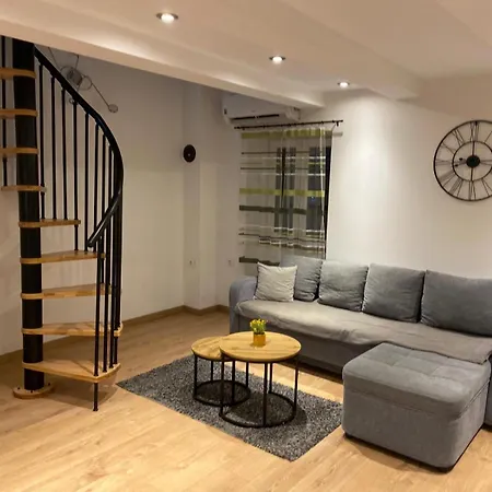 M&k Apartment *